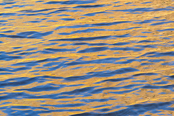 reflections water ripples sierra nevada mts _DSC0493_x1033