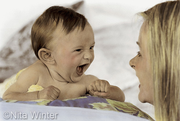 expressive baby and mother_NW012HC