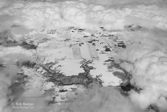 break_in clouds _over_farmland_Sp29881_x1550_BW
